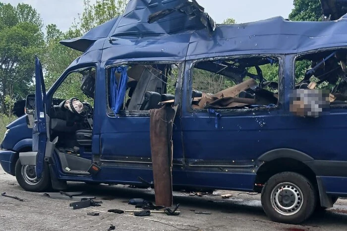 Russland hat eine Familie mit einem Angriff auf einen Linienbus in der Region Sumy getötet - Selenskyj