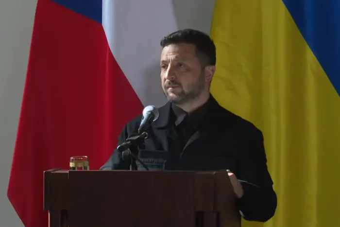 Dostawa amunicji: Zełenski w Czechach ogłosił wielką umowę