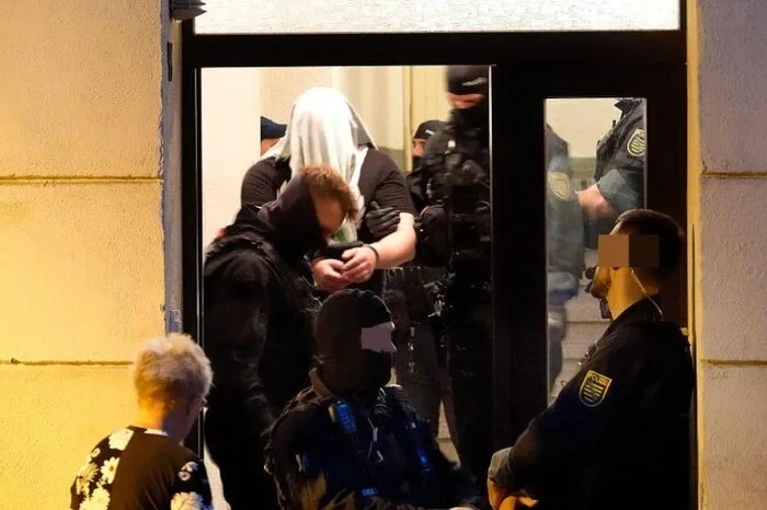 In Deutschland öffnete ein Mann das Feuer aus dem Fenster und verletzte einen Ukrainer
