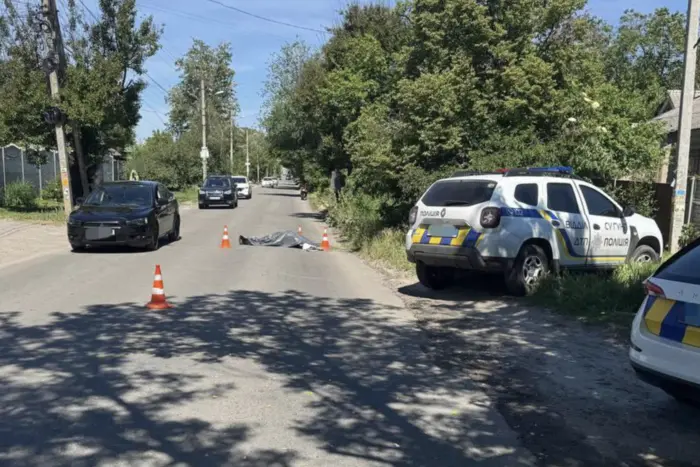 В Днепре судья на мотоцикле насмерть сбил пешехода – ДБР