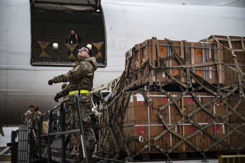 Die meisten Amerikaner unterstützen militärische Hilfe für die Ukraine - Umfrage