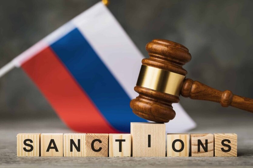 Die EU und Großbritannien haben den 'Schattenflotte' Russlands mit neuen Sanktionen getroffen