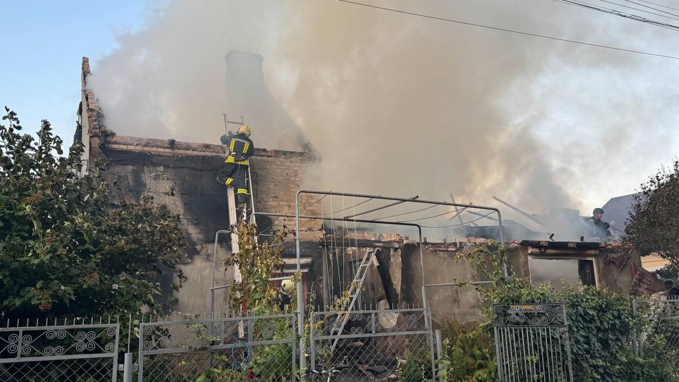 Nächtlicher Angriff auf Lutsk - Häuser zerstört und beschädigt