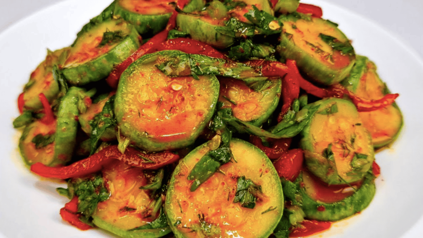 Das beste Rezept für Zucchinisalat 'koreanische Art' - Rezept für den Sommer