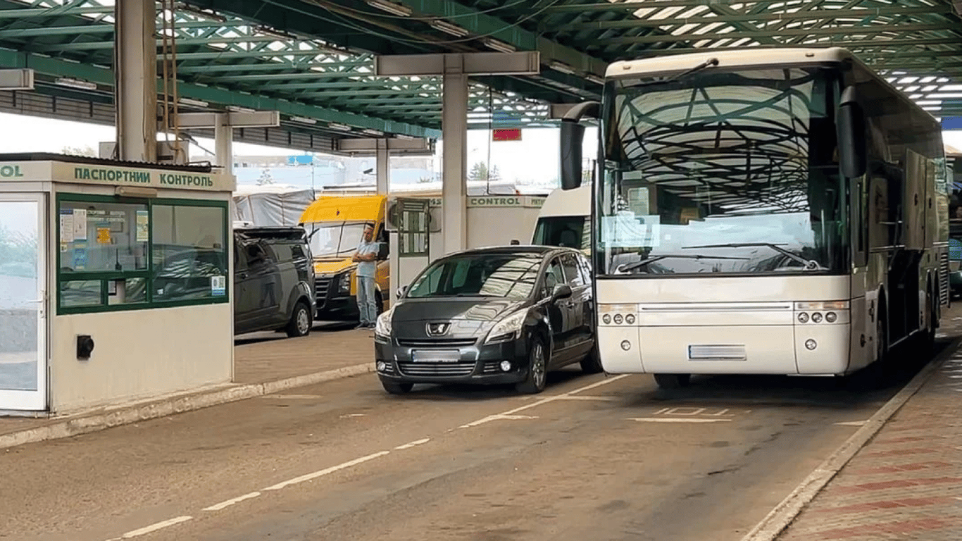Заторы на границе — на трассе Одесса-Рени затруднено движение