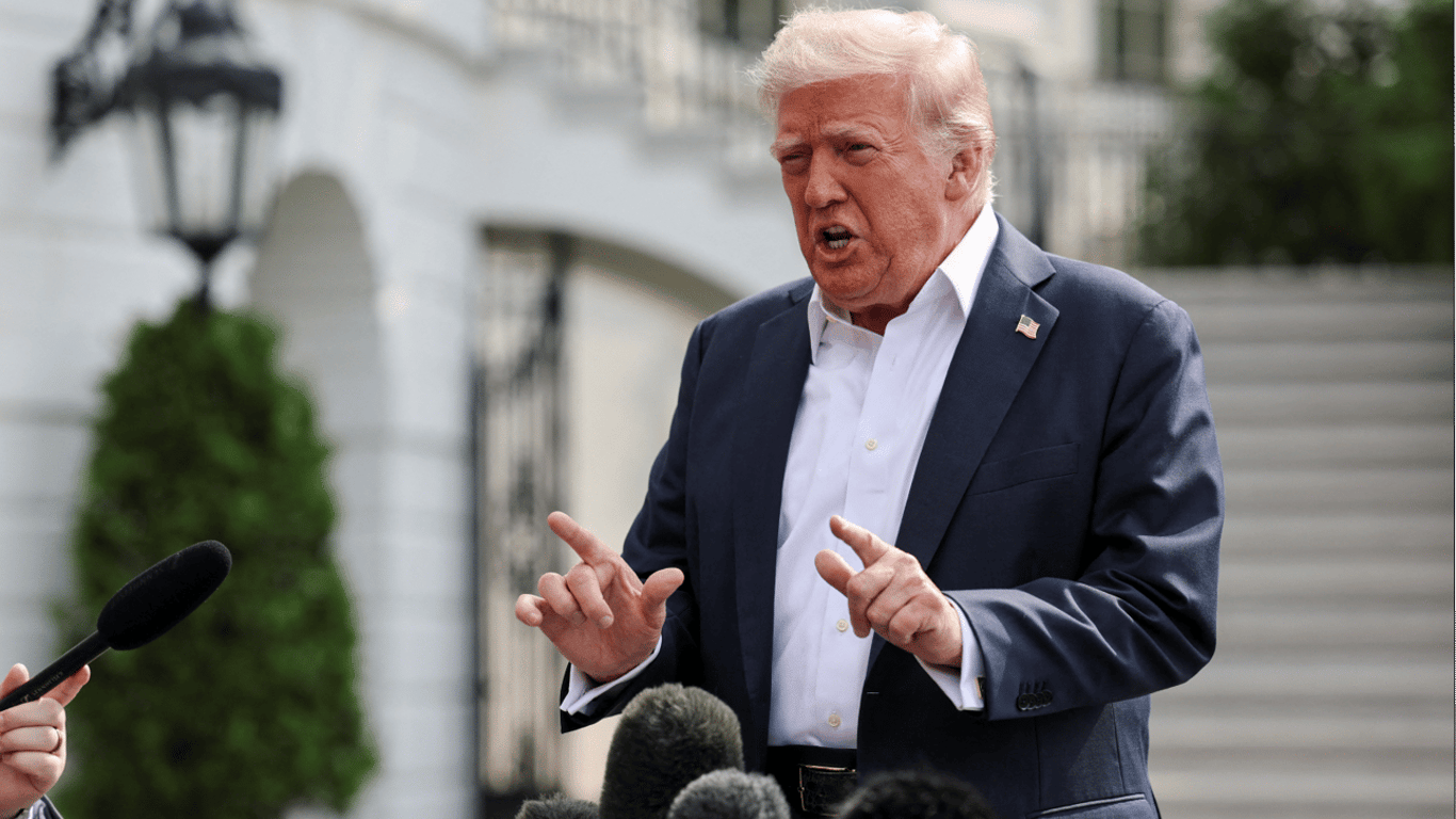 Трамп заявив про запровадження 30% мита на товари з ЄС
