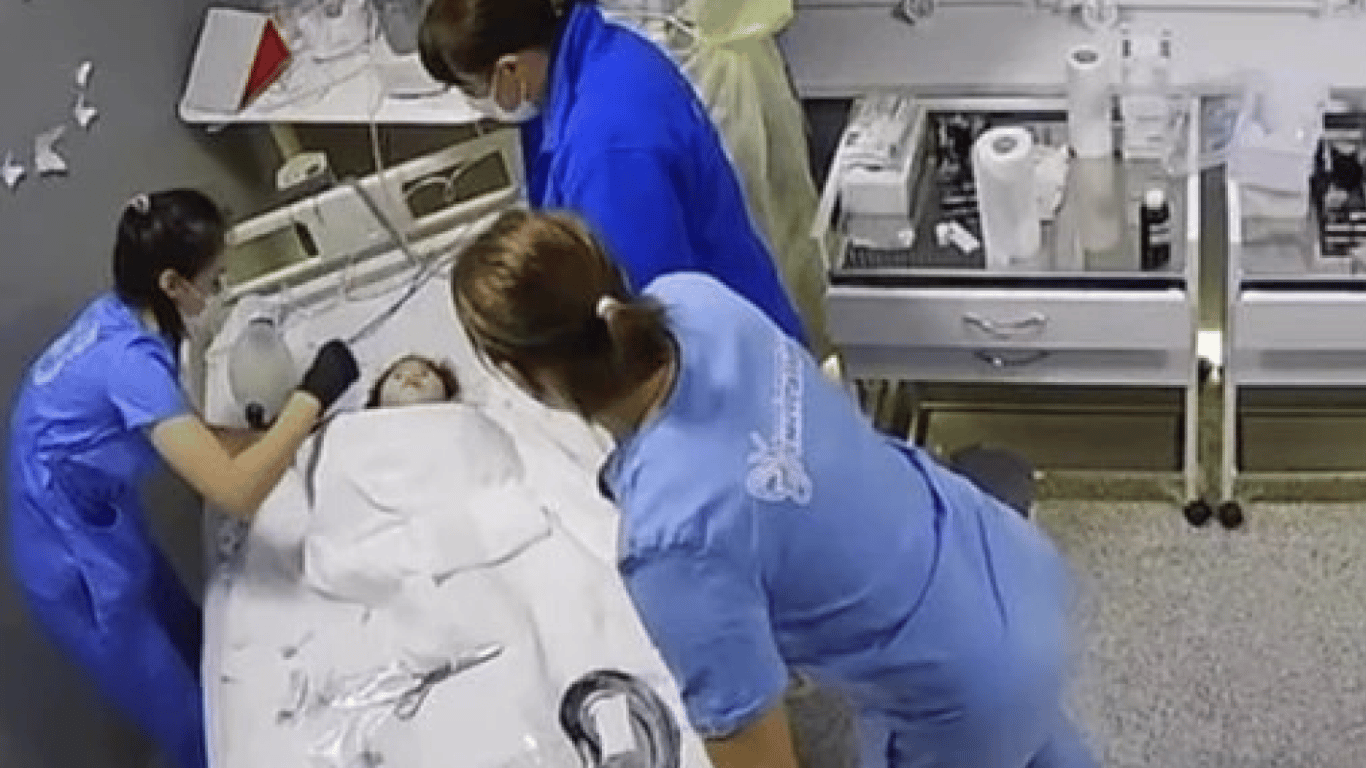 Stopped breathing - in Chernivtsi doctors under attack saved a child