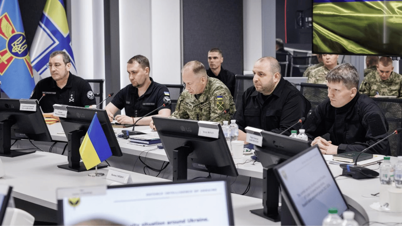 Budanov berichtete Kellogg über die Pläne der RF bis 2036
