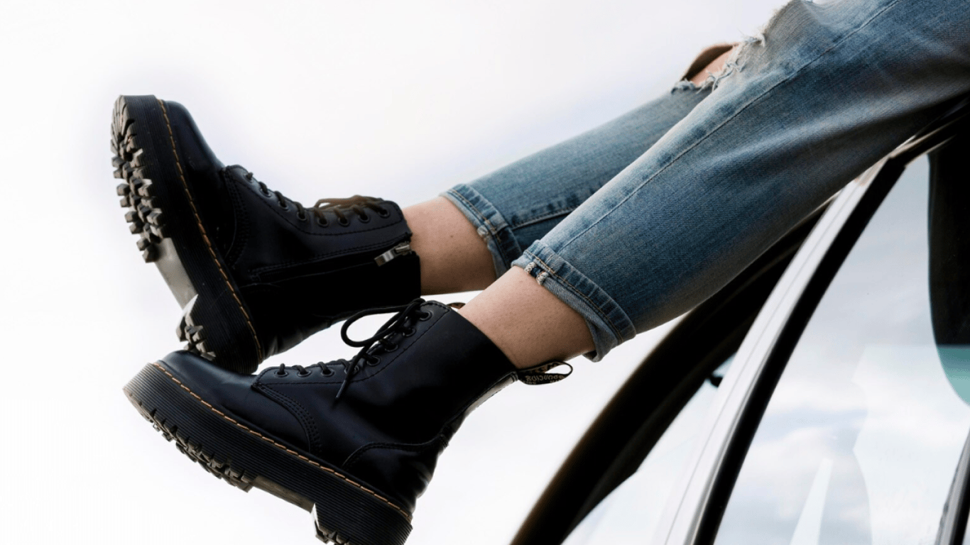 Do not travel in this footwear - do not make this mistake