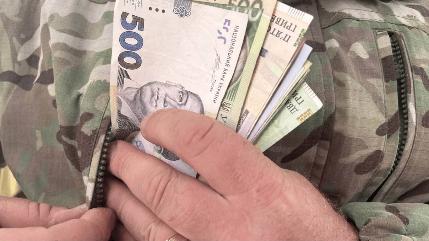 Payments for combatants - how to receive additional money in August