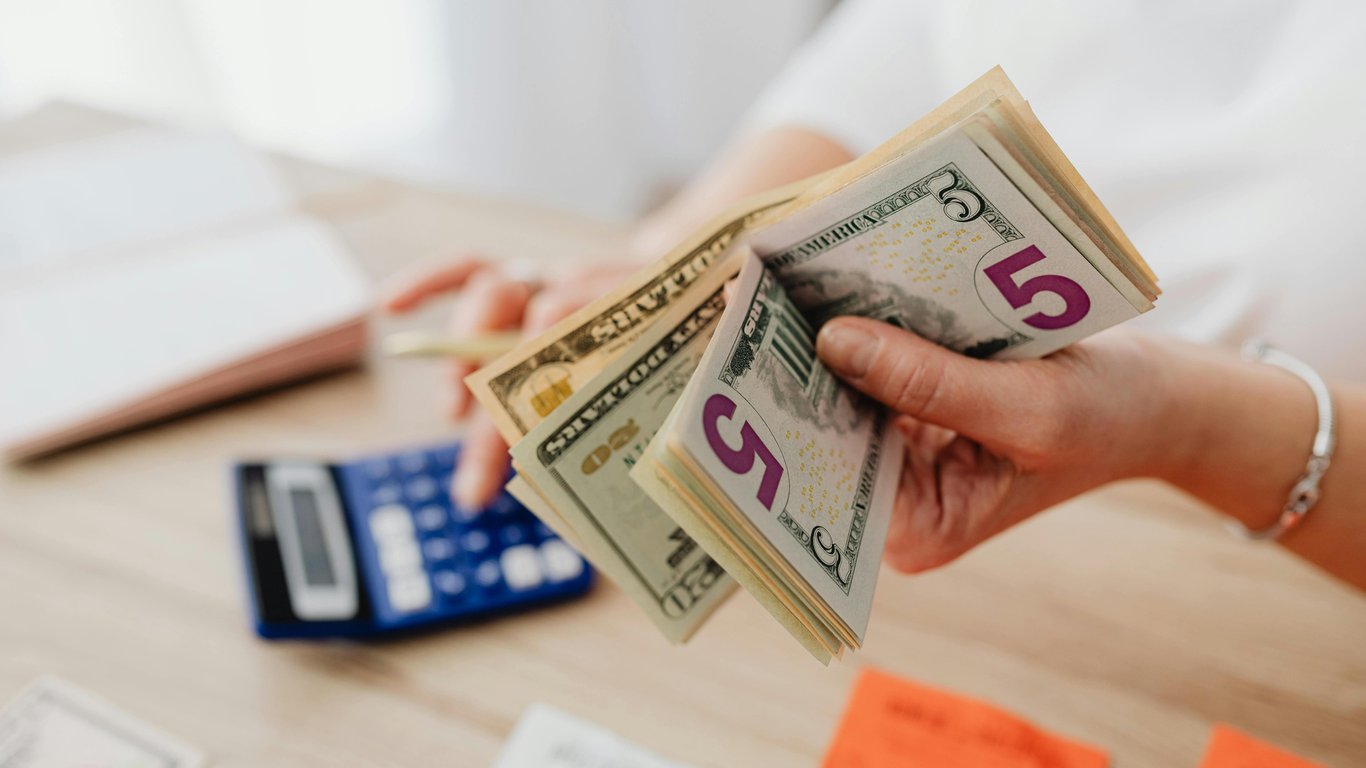 Hrywnja und der Big-Mac-Index - was stimmt nicht mit dem Dollar-Kurs in der Ukraine