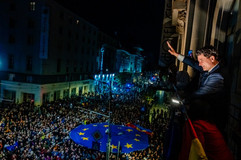 Zeleński pogratulował Nicușorowi Danowi zwycięstwa w wyborach prezydenckich w Rumunii